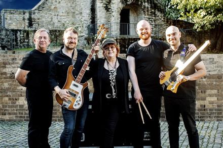 MAGGIE REILLY - SUPERSTJERNEN FRA 80´ERNE